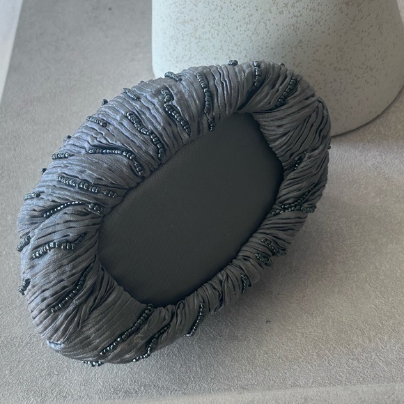 Vintage Elegant Beaded Handkerchief Grey Embellished Silver Silk Evening Bag - Picture 6 of 13